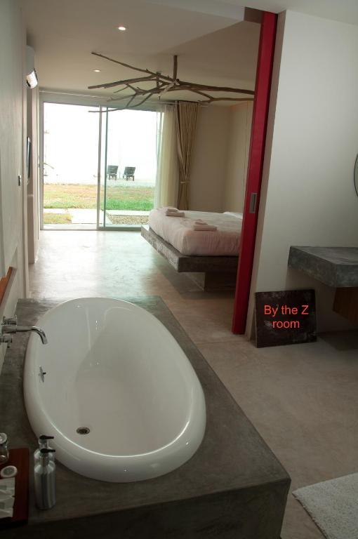 Red Z The Ocean Hotel Пук Тиан Стая снимка