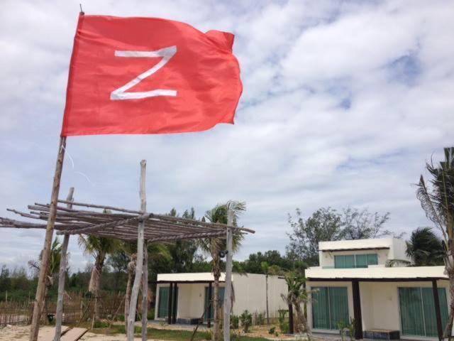 Red Z The Ocean Hotel Пук Тиан Екстериор снимка