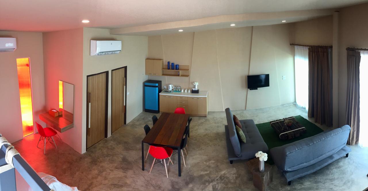 Red Z The Ocean Hotel Пук Тиан Екстериор снимка