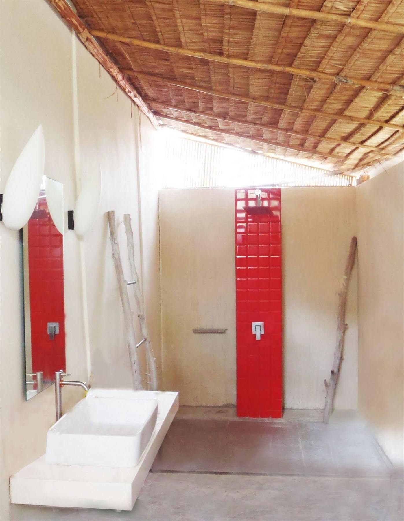 Red Z The Ocean Hotel Пук Тиан Екстериор снимка