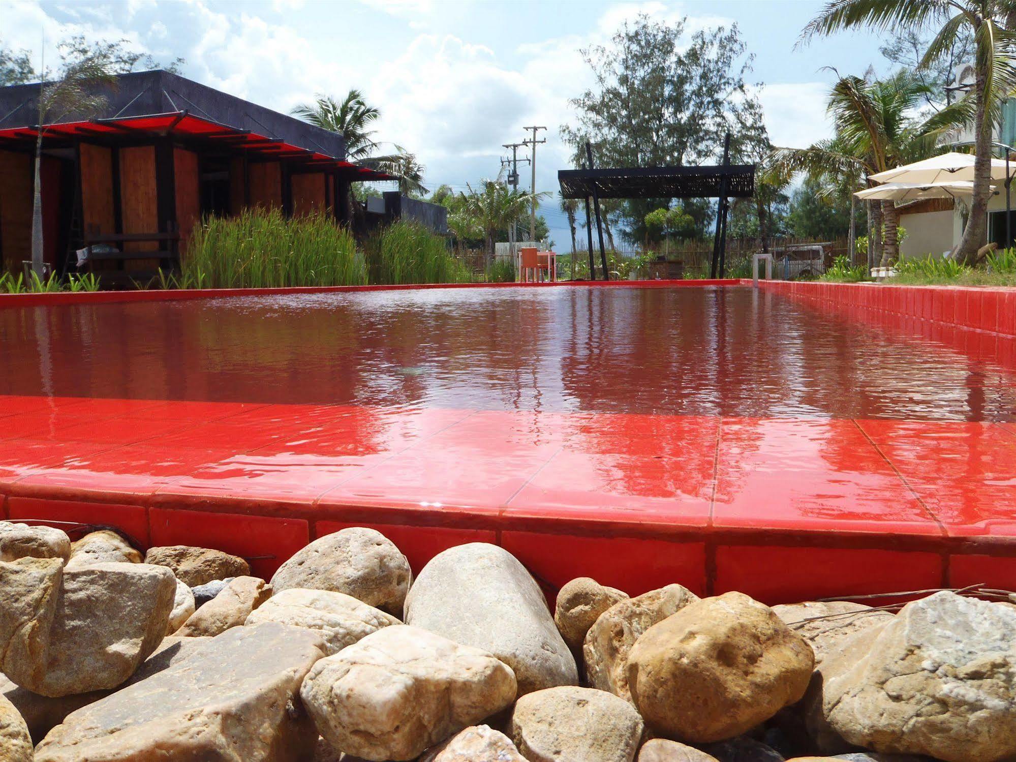 Red Z The Ocean Hotel Пук Тиан Екстериор снимка