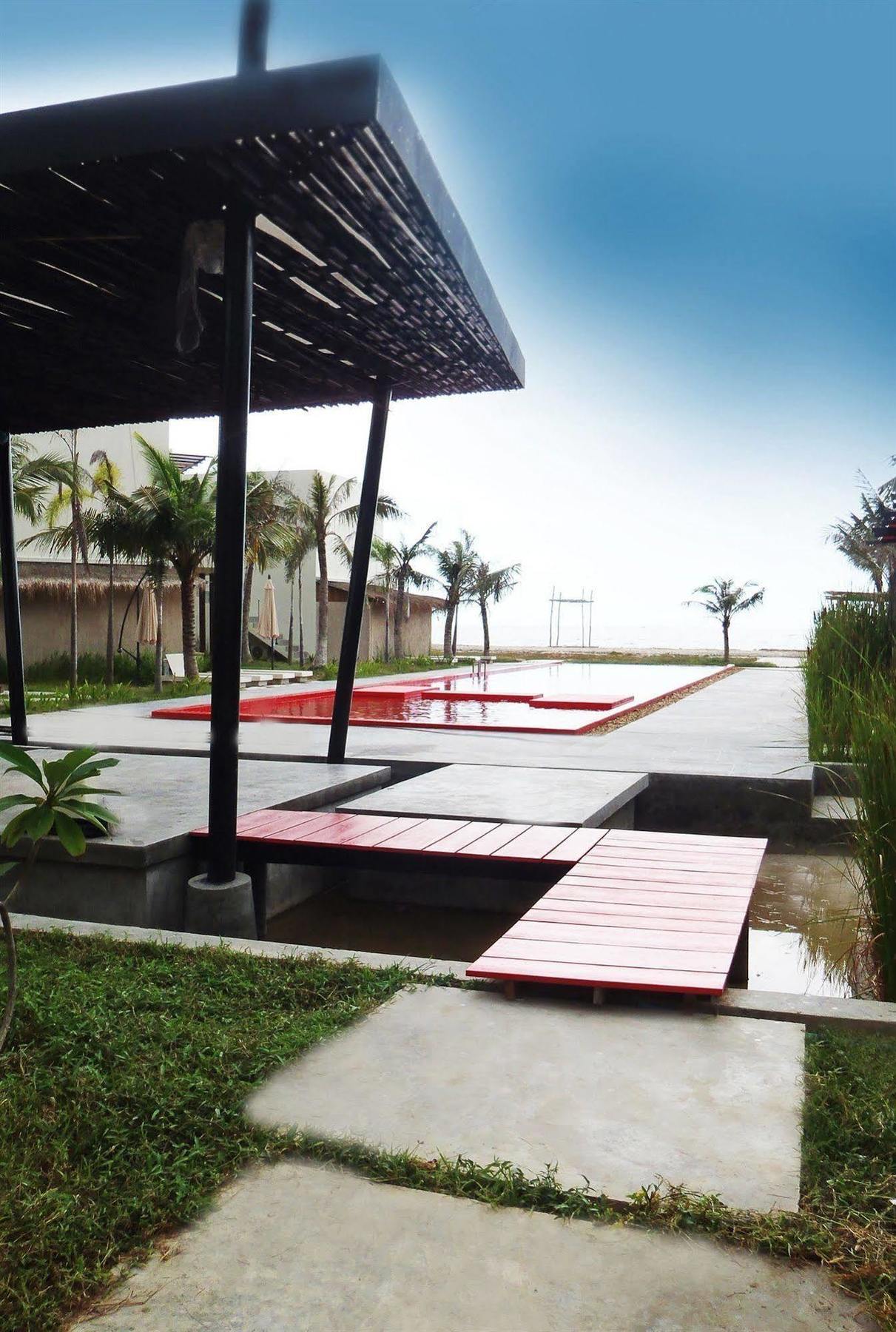 Red Z The Ocean Hotel Пук Тиан Екстериор снимка